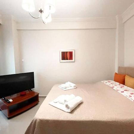 Crimson Suite: 1-Bedroom Apartment In Thessaloniki Tessalónica Exterior foto
