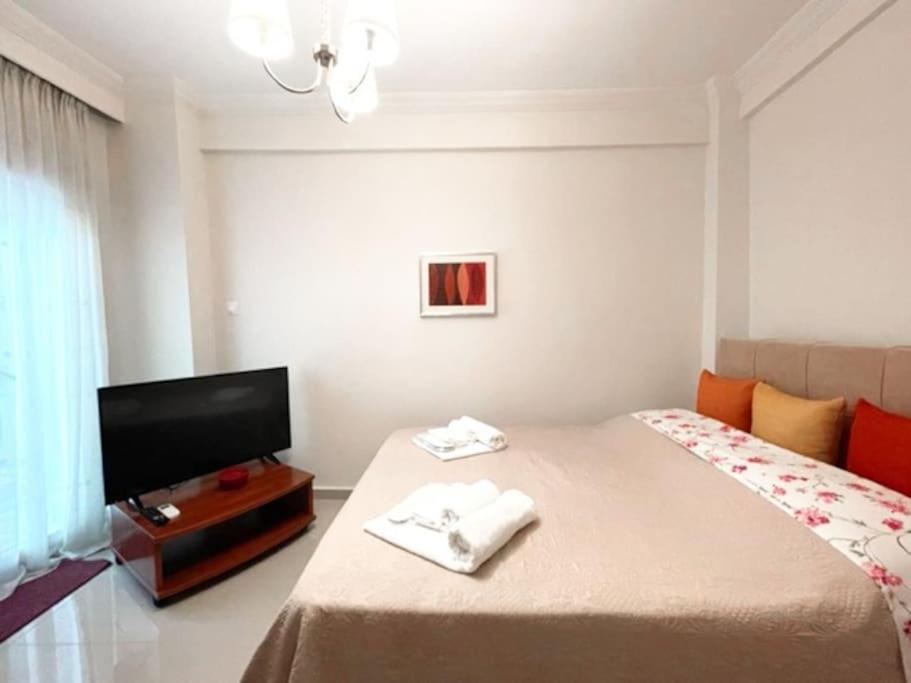 Crimson Suite: 1-Bedroom Apartment In Thessaloniki Tessalónica Exterior foto